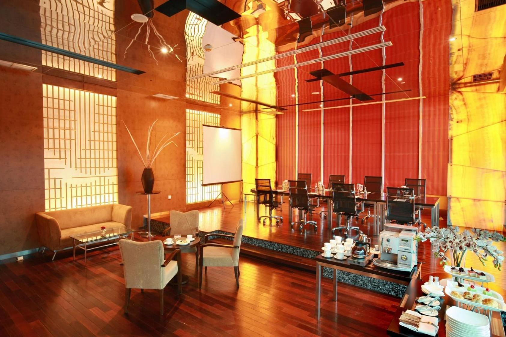 Cambridge Hotel Medan Eksteriør billede