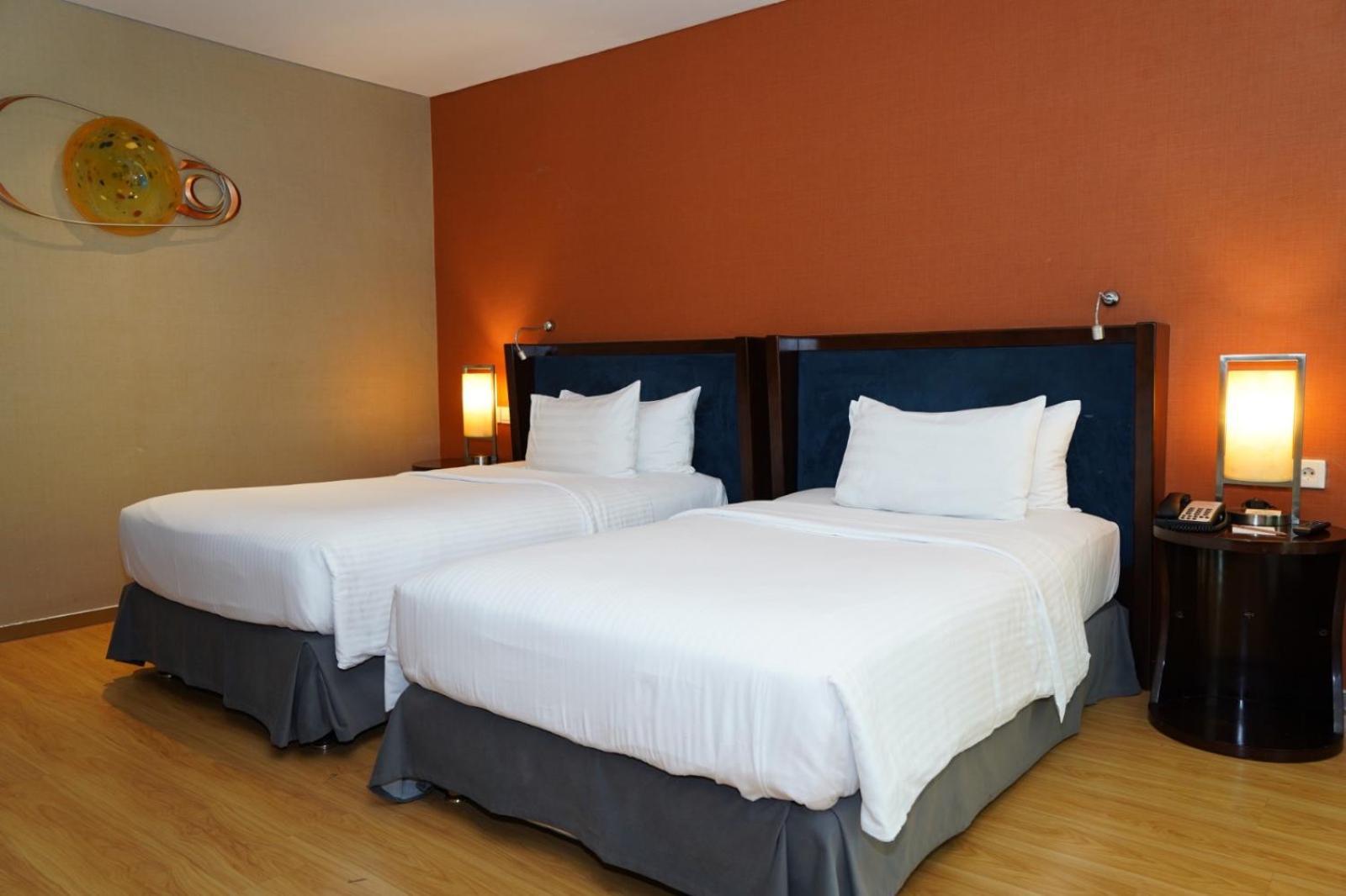 Cambridge Hotel Medan Eksteriør billede