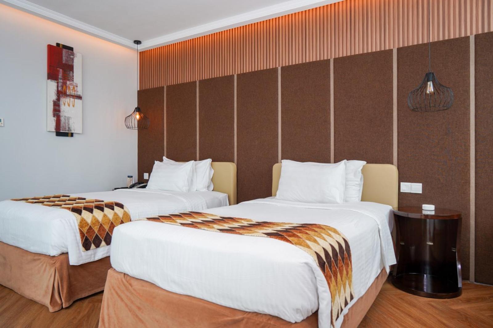 Cambridge Hotel Medan Eksteriør billede